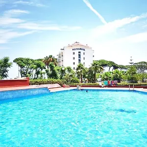 renovado-luminoso-y-confortable-loft-con-piscina.catalonia-hotels.com/